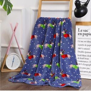 Elegant Comfort Super Soft Dogs in Sweater Print Fleece Blanket